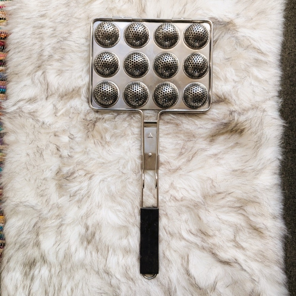 WILLIAMS SONOMA MEATBALL GRILL BASKET - Non-Stick 12 Meatball Capacity EUC